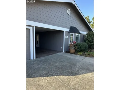 777 Kingwood Street Florence OR 97439