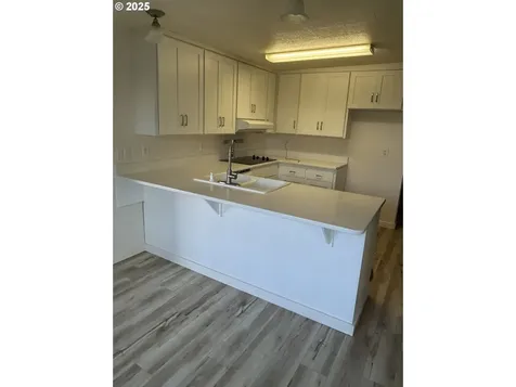 777 Kingwood Street Florence OR 97439