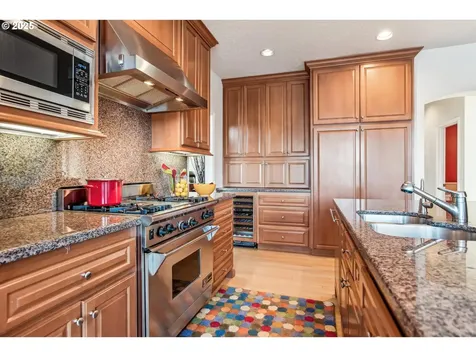 8403 SW 8th Avenue Portland OR 97219