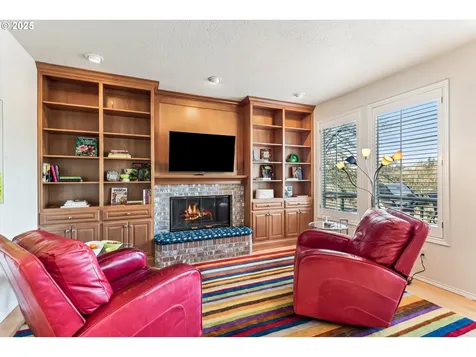 8403 SW 8th Avenue Portland OR 97219