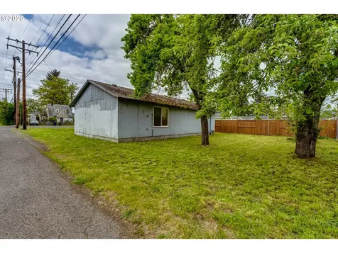 123 10th Street Springfield OR 97477