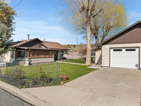 549 Valley Avenue Baker City OR 97814