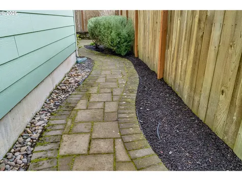 91115 N Miller Street Eugene OR 97408