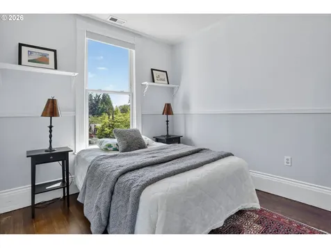 712 E 28th Street Vancouver WA 98663