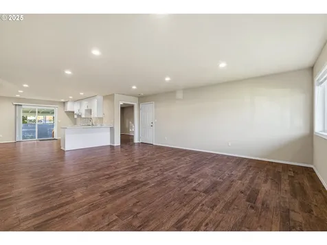 2211 SE 182nd Avenue Portland OR 97233