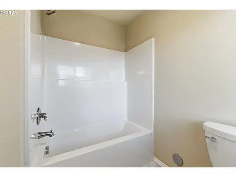 2211 SE 182nd Avenue Portland OR 97233