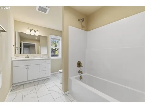 2211 SE 182nd Avenue Portland OR 97233
