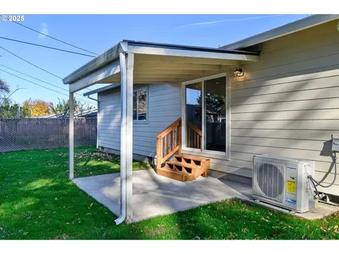 2211 SE 182nd Avenue Portland OR 97233