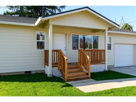 2211 SE 182nd Avenue Portland OR 97233