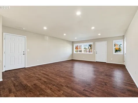 2211 SE 182nd Avenue Portland OR 97233