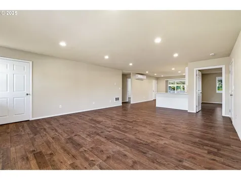 2211 SE 182nd Avenue Portland OR 97233
