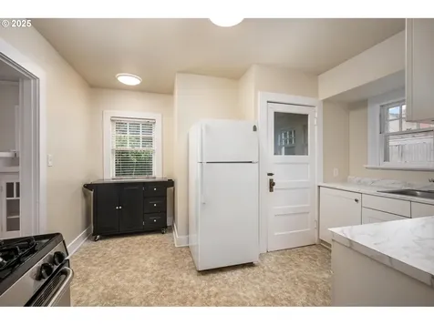 2624 SE 61st Avenue Portland OR 97206