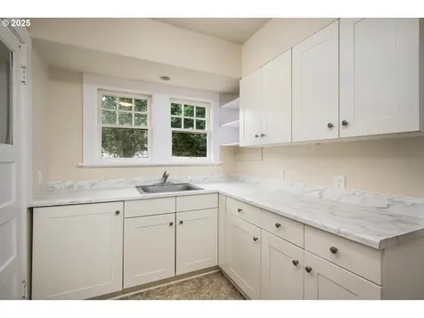 2624 SE 61st Avenue Portland OR 97206