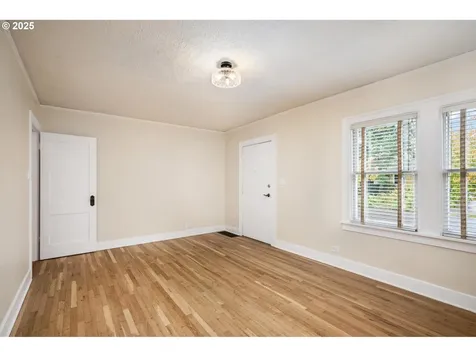 2624 SE 61st Avenue Portland OR 97206