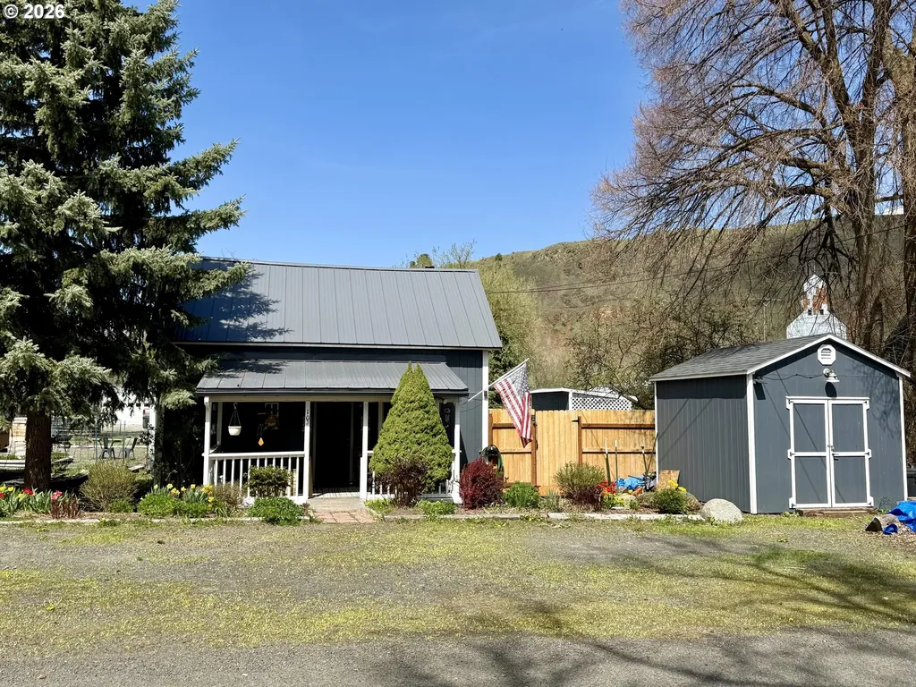 103 W 4th Street Wallowa OR 97885