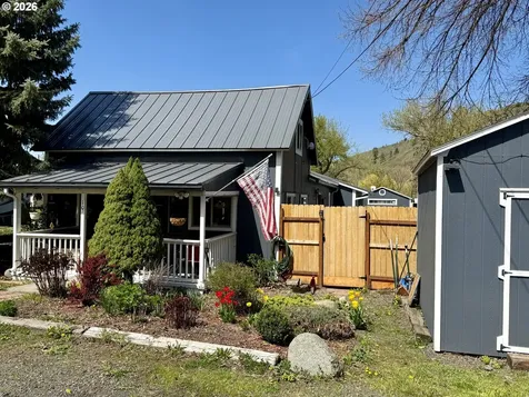 103 W 4th Street Wallowa OR 97885