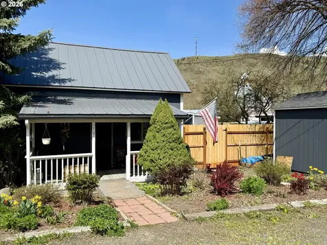 103 W 4th Street Wallowa OR 97885