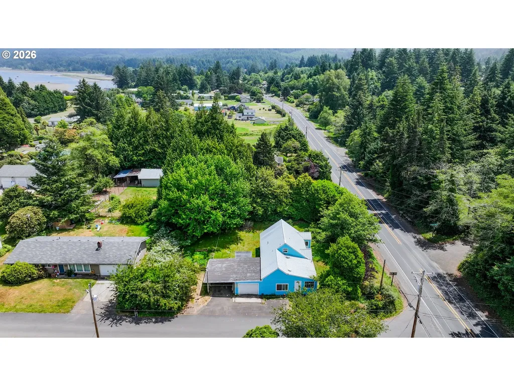 677 SE Moffitt Road Waldport OR 97394