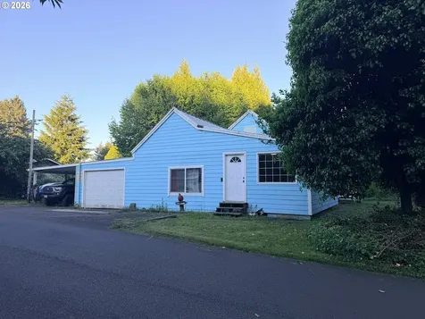 677 SE Moffitt Road Waldport OR 97394