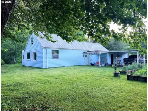 677 SE Moffitt Road Waldport OR 97394