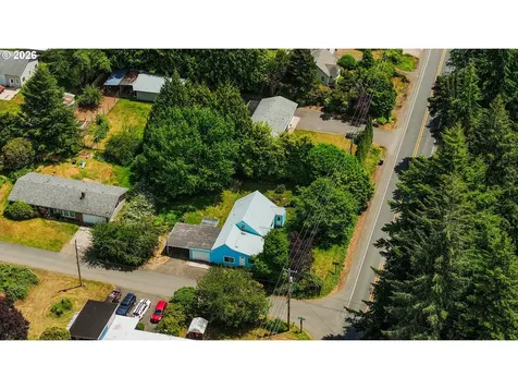 677 SE Moffitt Road Waldport OR 97394