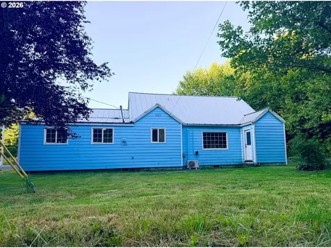 677 SE Moffitt Road Waldport OR 97394