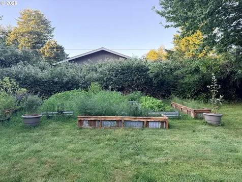 677 SE Moffitt Road Waldport OR 97394