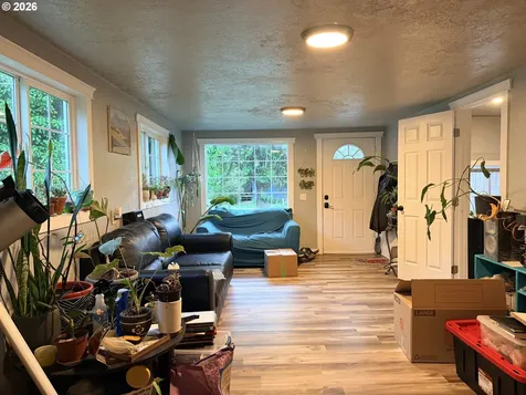 677 SE Moffitt Road Waldport OR 97394