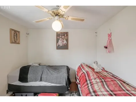 940 Cedar Street Sweet Home OR 97386
