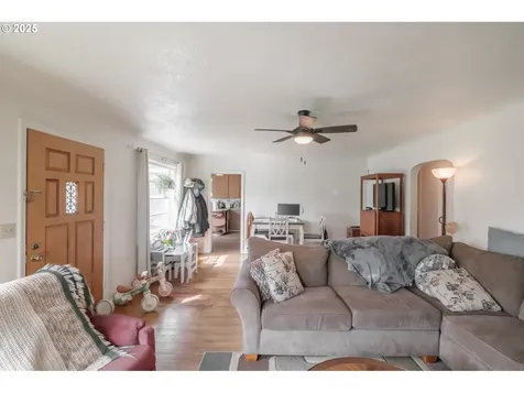 940 Cedar Street Sweet Home OR 97386
