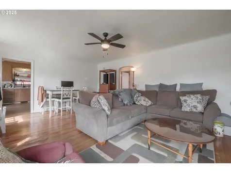 940 Cedar Street Sweet Home OR 97386