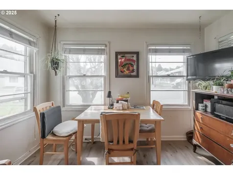 940 Cedar Street Sweet Home OR 97386