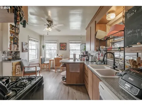 940 Cedar Street Sweet Home OR 97386