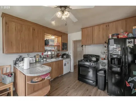 940 Cedar Street Sweet Home OR 97386