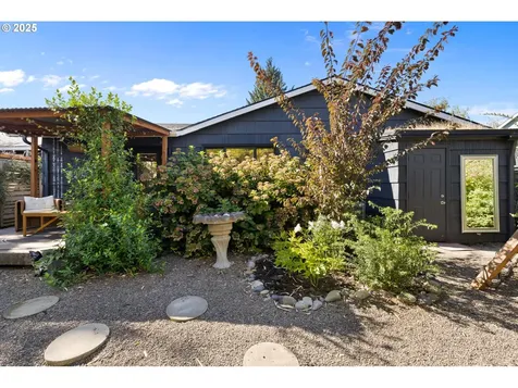 6514 NE Bellevue Avenue Portland OR 97211