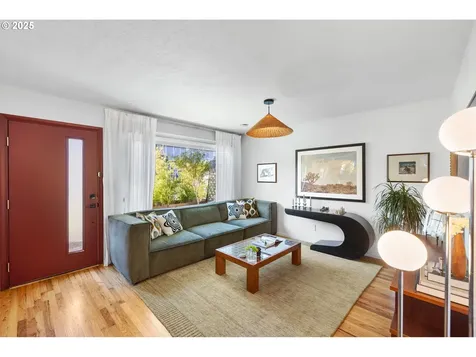 6514 NE Bellevue Avenue Portland OR 97211