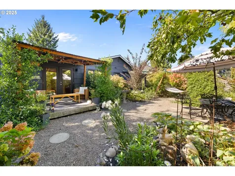6514 NE Bellevue Avenue Portland OR 97211