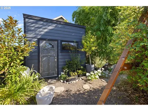 6514 NE Bellevue Avenue Portland OR 97211