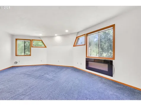 38383 Kickbusch Lane Springfield OR 97478