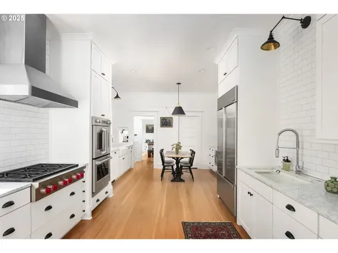 536 SE 17th Avenue Portland OR 97214