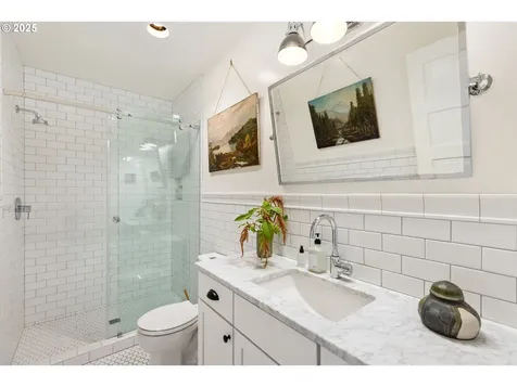 536 SE 17th Avenue Portland OR 97214