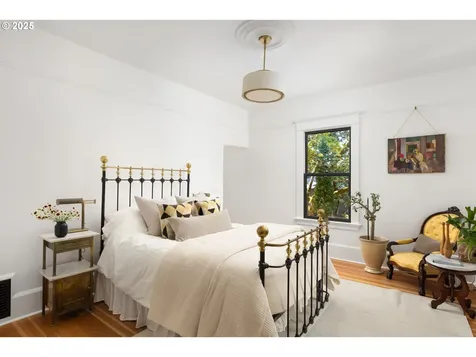 536 SE 17th Avenue Portland OR 97214