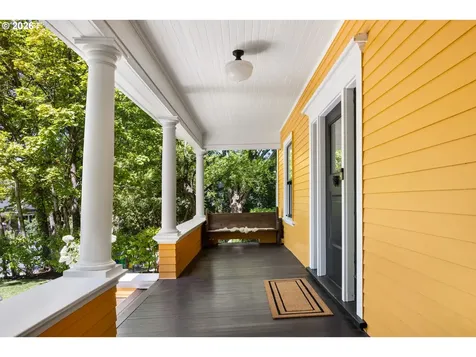 536 SE 17th Avenue Portland OR 97214