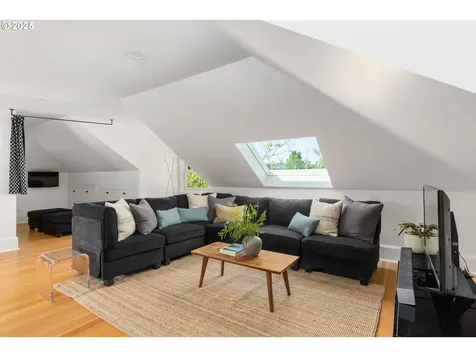 536 SE 17th Avenue Portland OR 97214