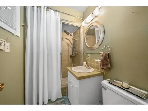 5470 NE Abbey Road Carlton OR 97111