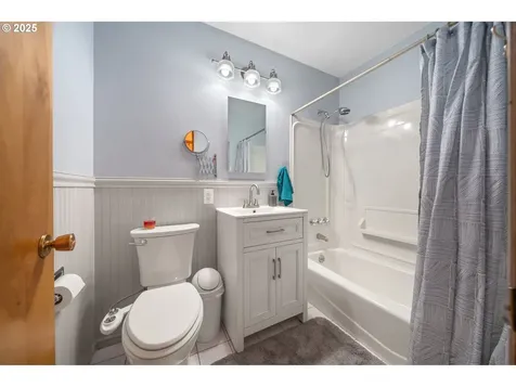 5470 NE Abbey Road Carlton OR 97111
