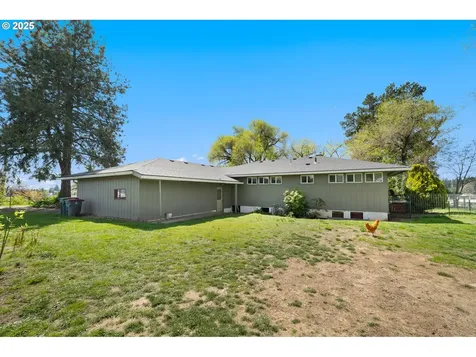 5470 NE Abbey Road Carlton OR 97111