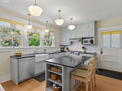 15003 NW Seward Road Vancouver WA 98685