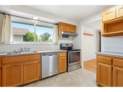 17610 NE Multnomah Drive Portland OR 97230