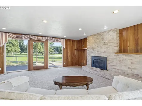 2040 N Country Club Drive Canby OR 97013
